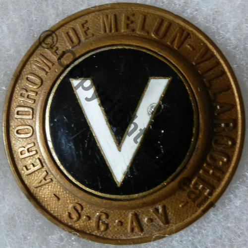 MELUN VILLAROCHE NH SGAV CEV Badge V NOIR  AB.P 2Anneaux Dos lisse Src.Th.LECLERE 18Eur10.20 